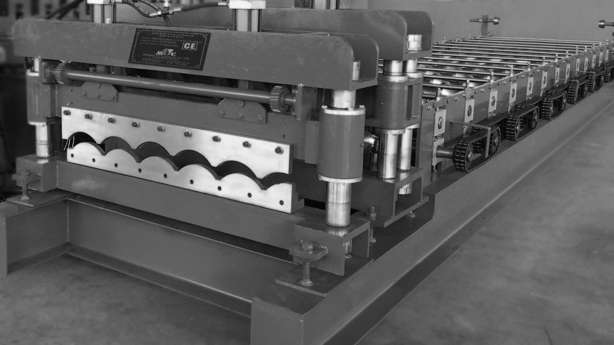 Glazed tile roll forming machine