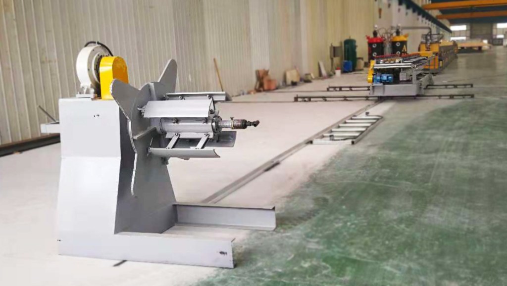 Metal Embossed PU Sandwich Panel Machine