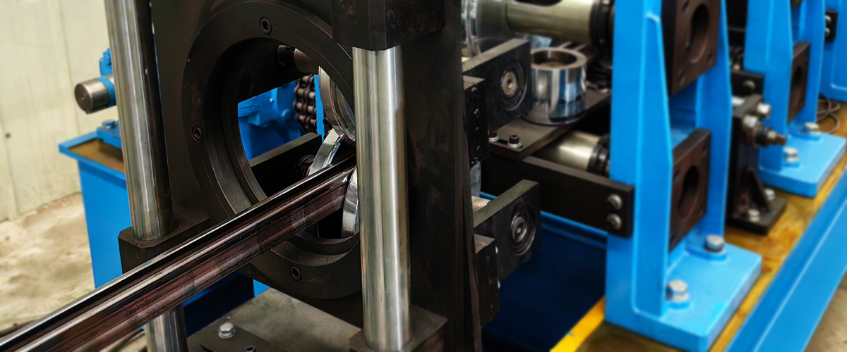 straightening unit on roll forming machine