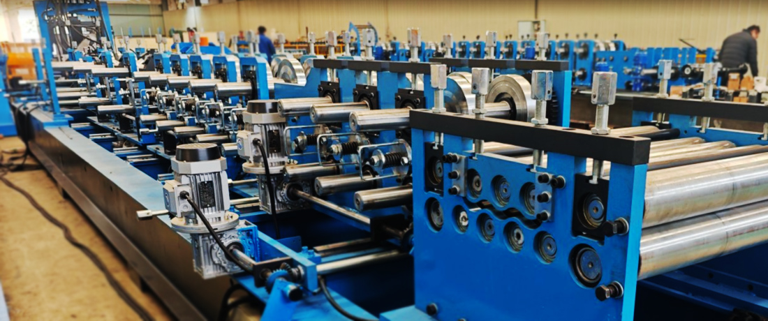 Interchangeable C-Z Purlin Roll Forming Machine